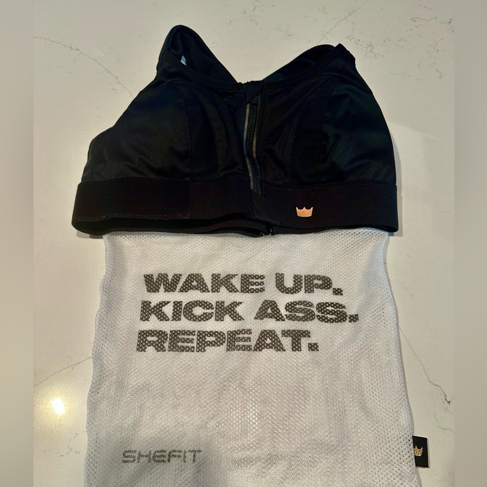 SHEFIT Ultimate Sports Bra for Women size medium